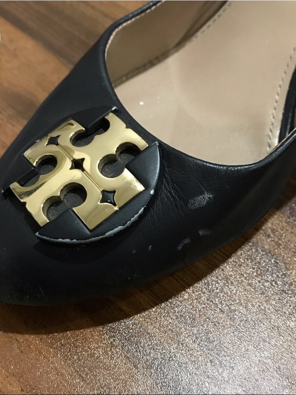 Tory Burch Black Leather Logo Medallion Wedge Heels SZ 8.5 - Picture 4 of 8